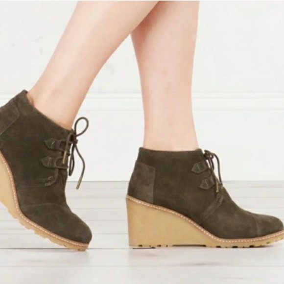 TOMS Desert Edge Olive Suede Wedge Ankle Booties - Size 7.5 - Picture 1 of 10